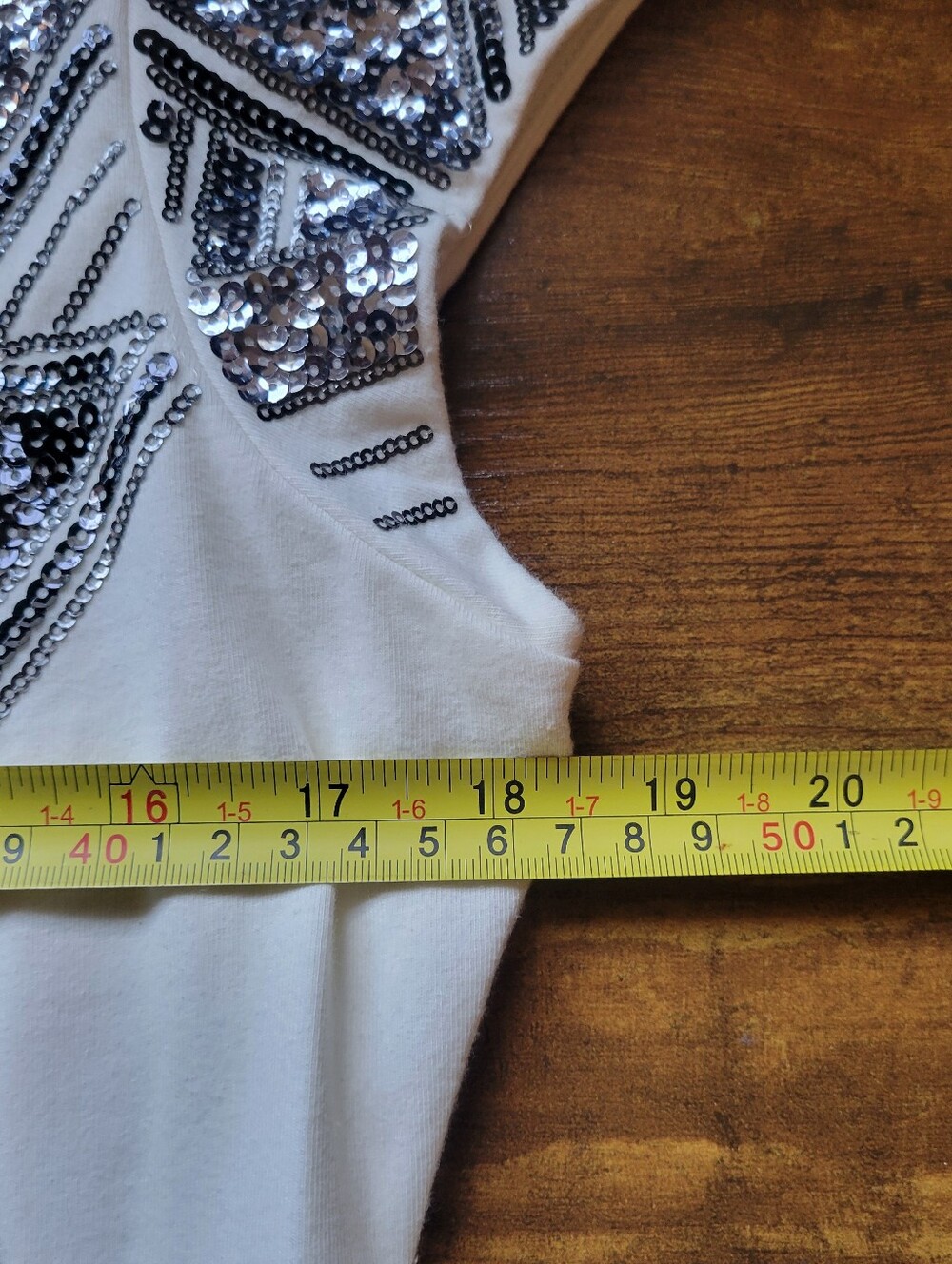 Express Short Sleeve Sheath Dress Sequined Geometric Pattern White Women's Large - Picture 7 of 7